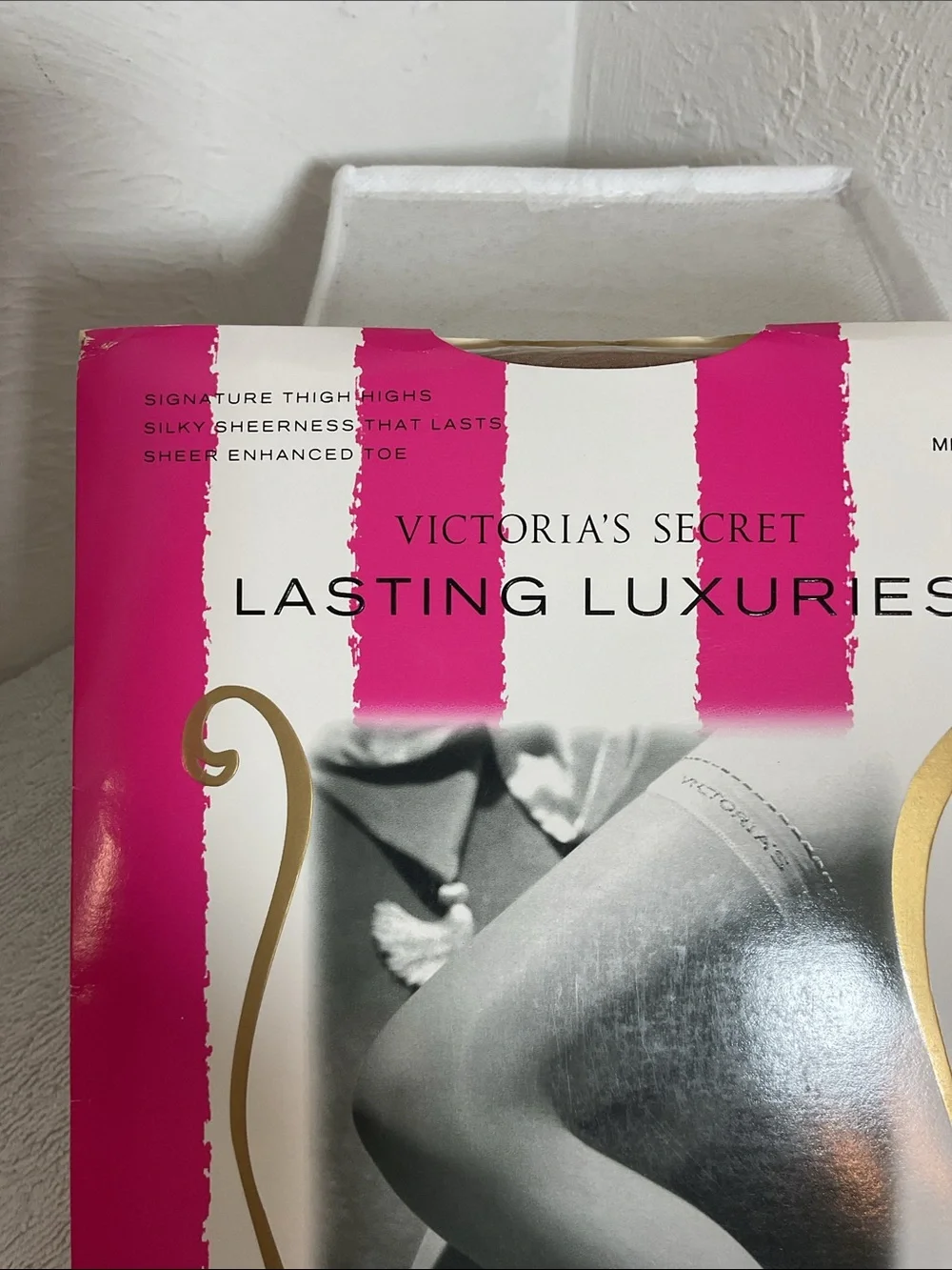 Vintage Victoria's Secret Lasting Luxuries Thigh Highs Stockings Size M Buff NWT